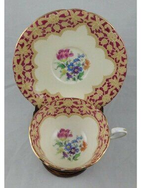 Aynsley Bone China Tea Cup & Saucer Deep Red Lace Edge Floral Center Vintage